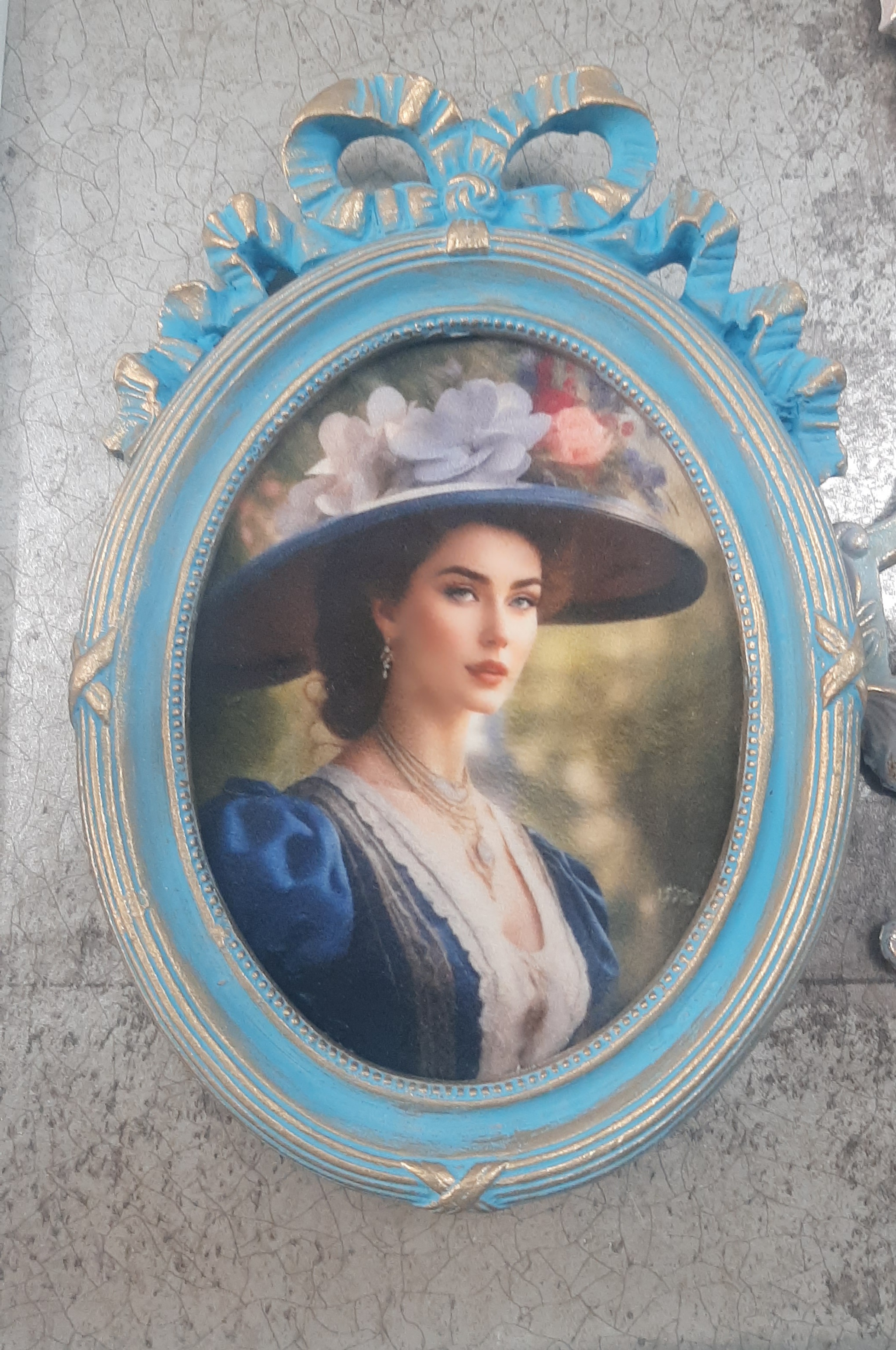 قاب دیواری ملکه